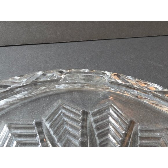 Vintage Clear Glass Snowflake Footed Cake Plate With Scalloped Edge - Picture 4 of 5